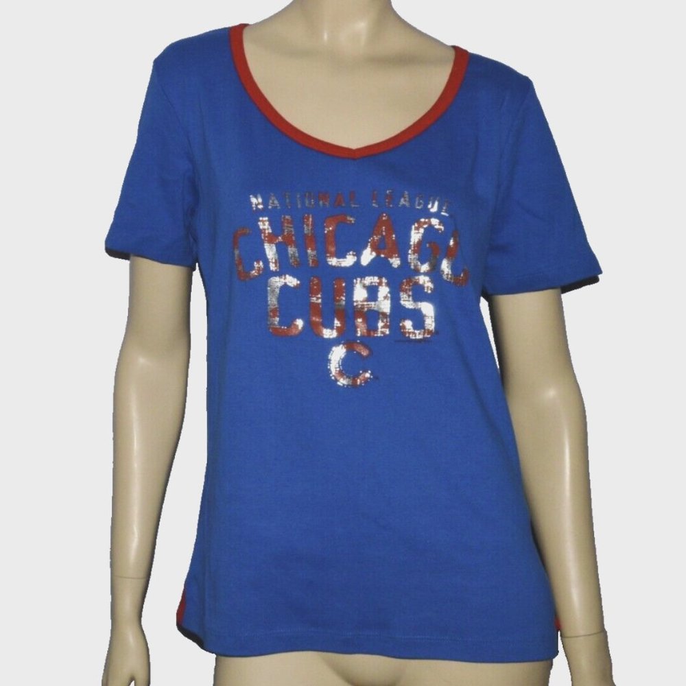 CHICAGO CUBS GENUINE MERCHANDISE BASEBALL SPORT SZ MEDIUM V NECK T TEE SHIRT